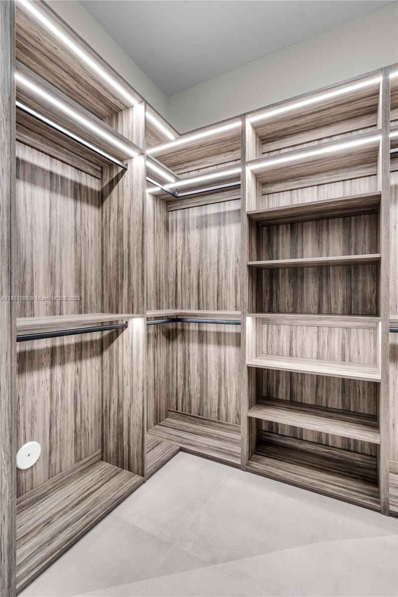 SWEETWATER ESTS SUB - Residential