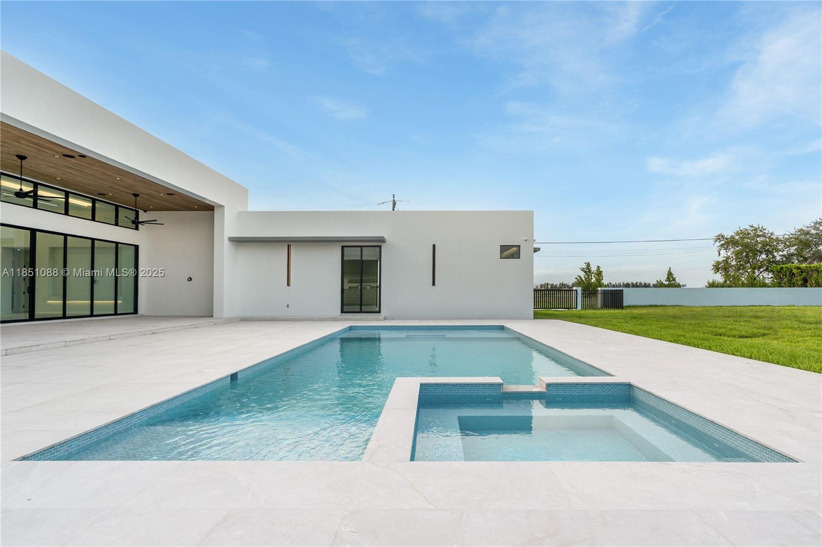 SWEETWATER ESTS SUB - Residential