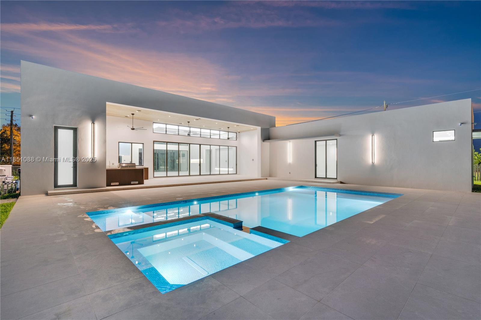 SWEETWATER ESTS SUB - Residential