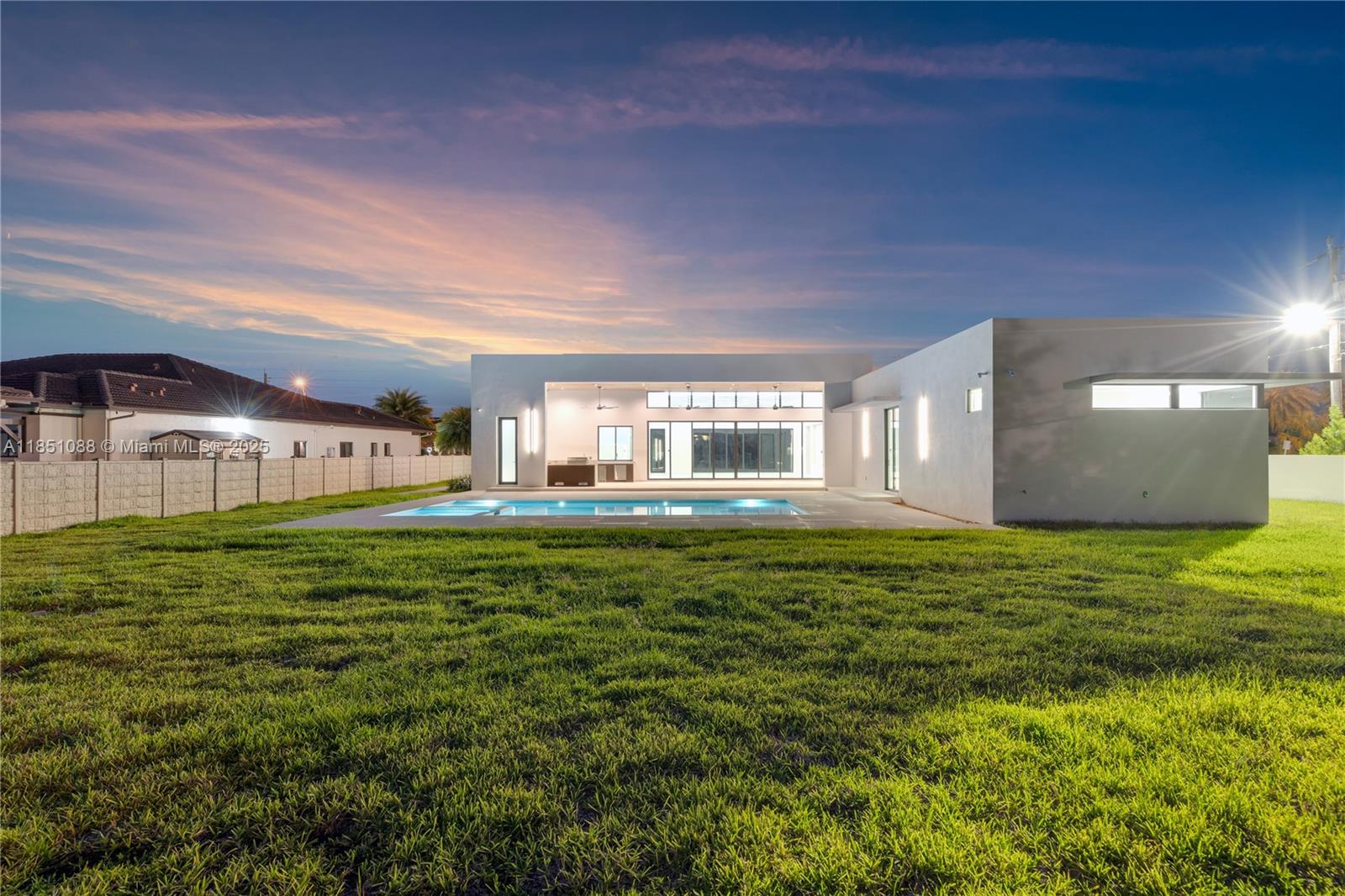 SWEETWATER ESTS SUB - Residential