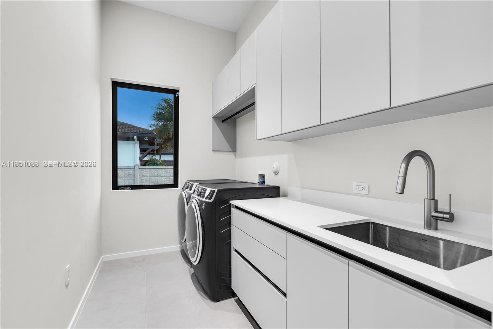 SWEETWATER ESTS SUB - Residential