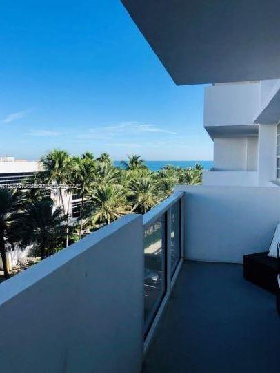 THE DECOPLAGE CONDO - Residential