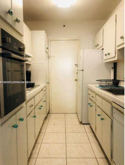 THE DECOPLAGE CONDO - Residential