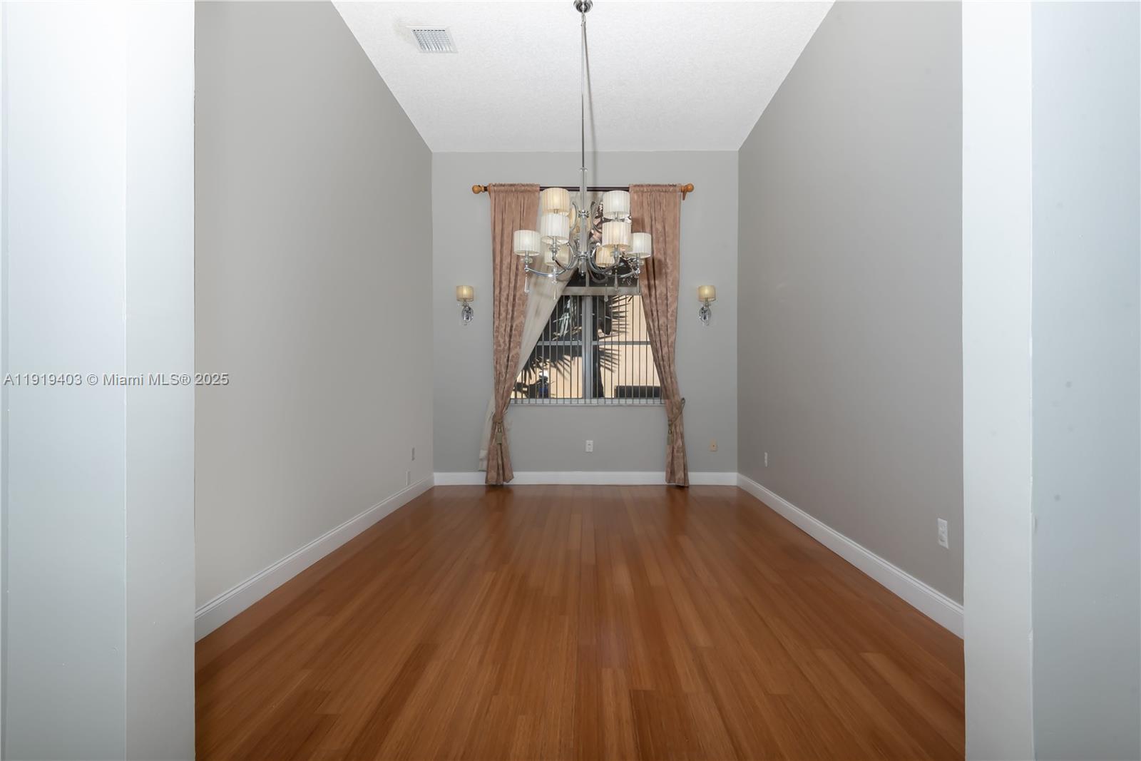 REPLAT OF COUNTRY LAKES - Residential