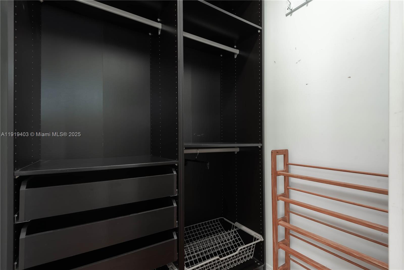 REPLAT OF COUNTRY LAKES - Residential