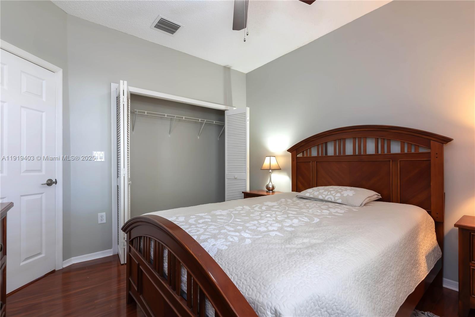 REPLAT OF COUNTRY LAKES - Residential