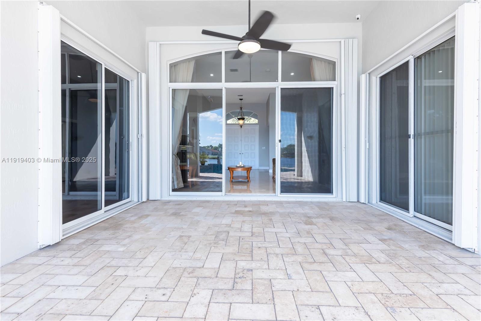 REPLAT OF COUNTRY LAKES - Residential