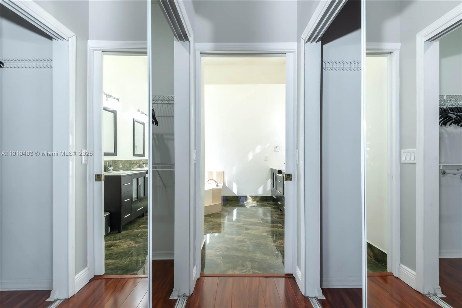 REPLAT OF COUNTRY LAKES - Residential