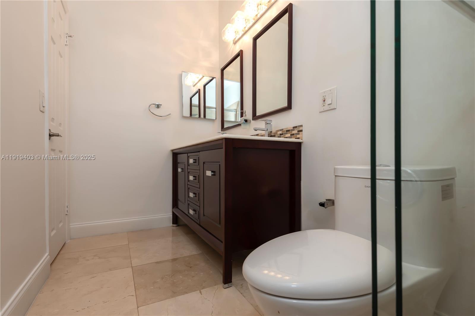 REPLAT OF COUNTRY LAKES - Residential