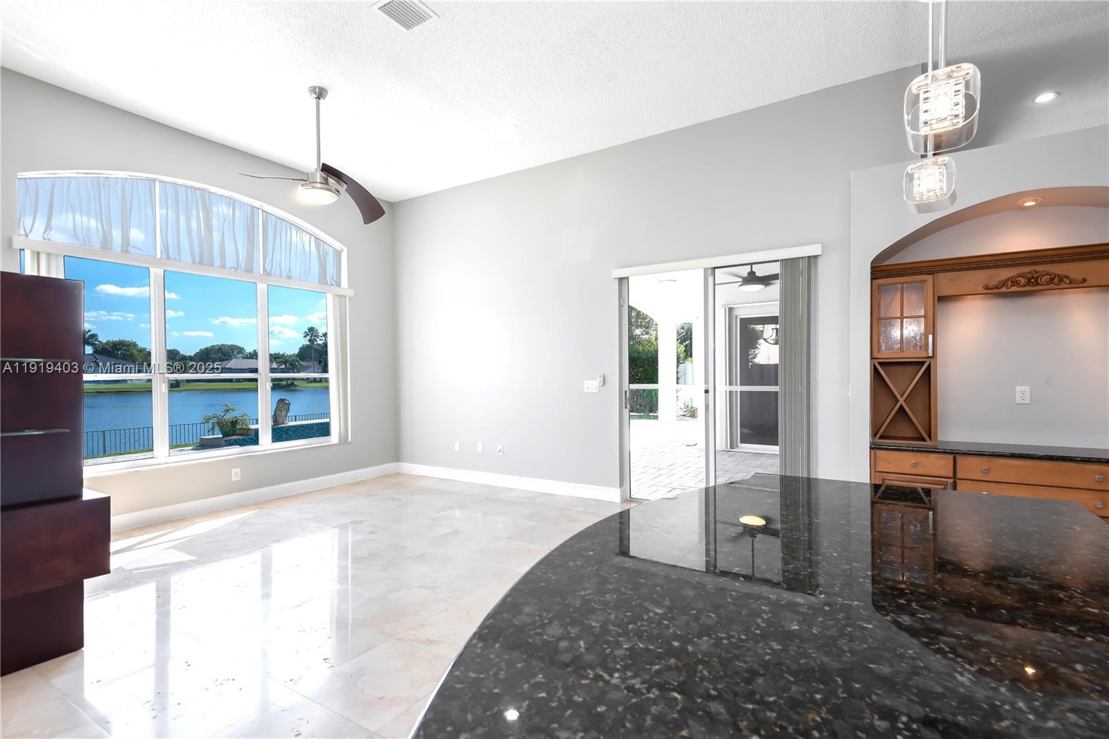 REPLAT OF COUNTRY LAKES - Residential