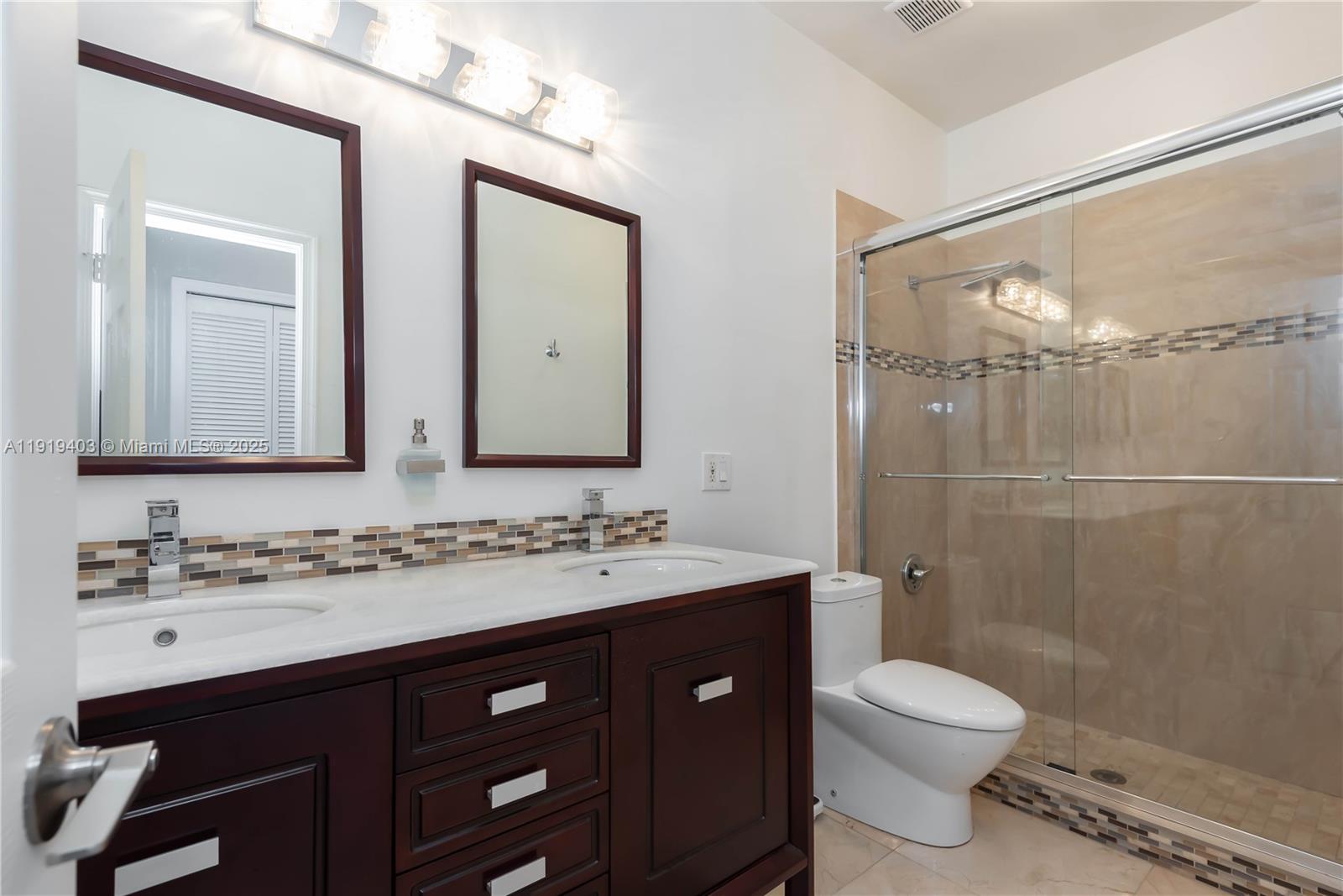 REPLAT OF COUNTRY LAKES - Residential