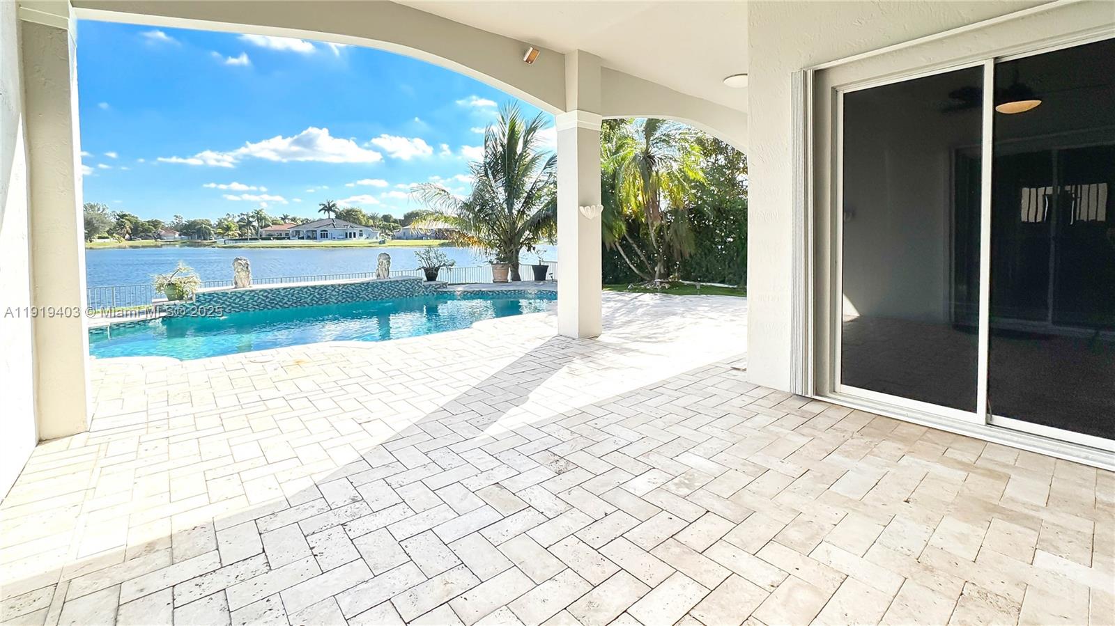 REPLAT OF COUNTRY LAKES - Residential