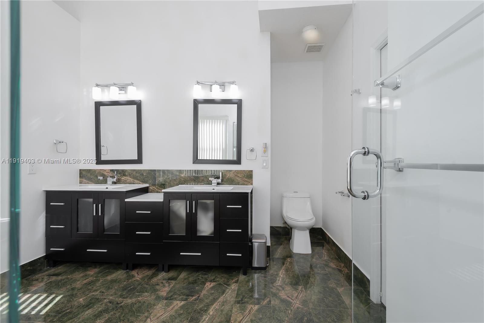 REPLAT OF COUNTRY LAKES - Residential