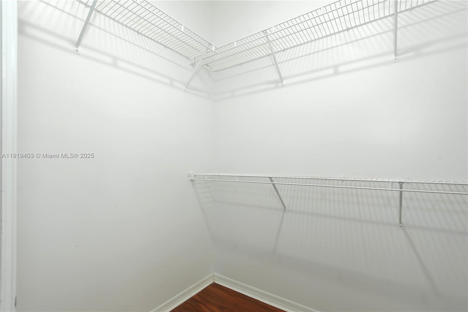 REPLAT OF COUNTRY LAKES - Residential