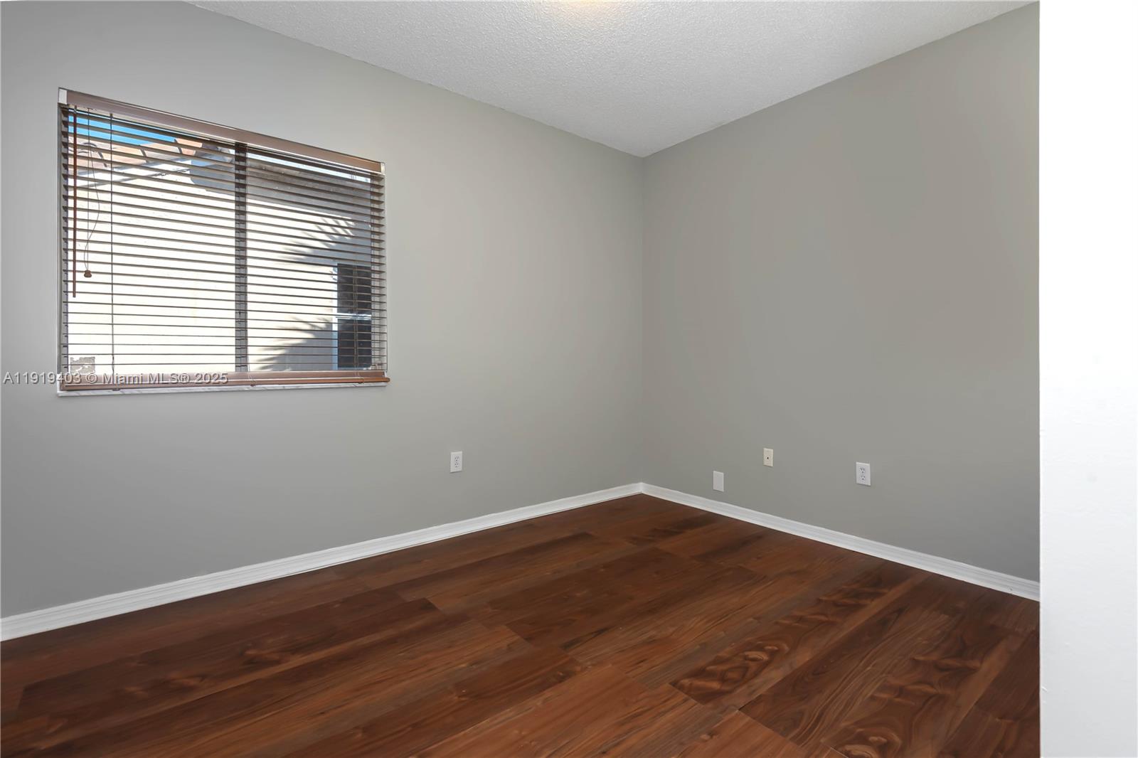 REPLAT OF COUNTRY LAKES - Residential