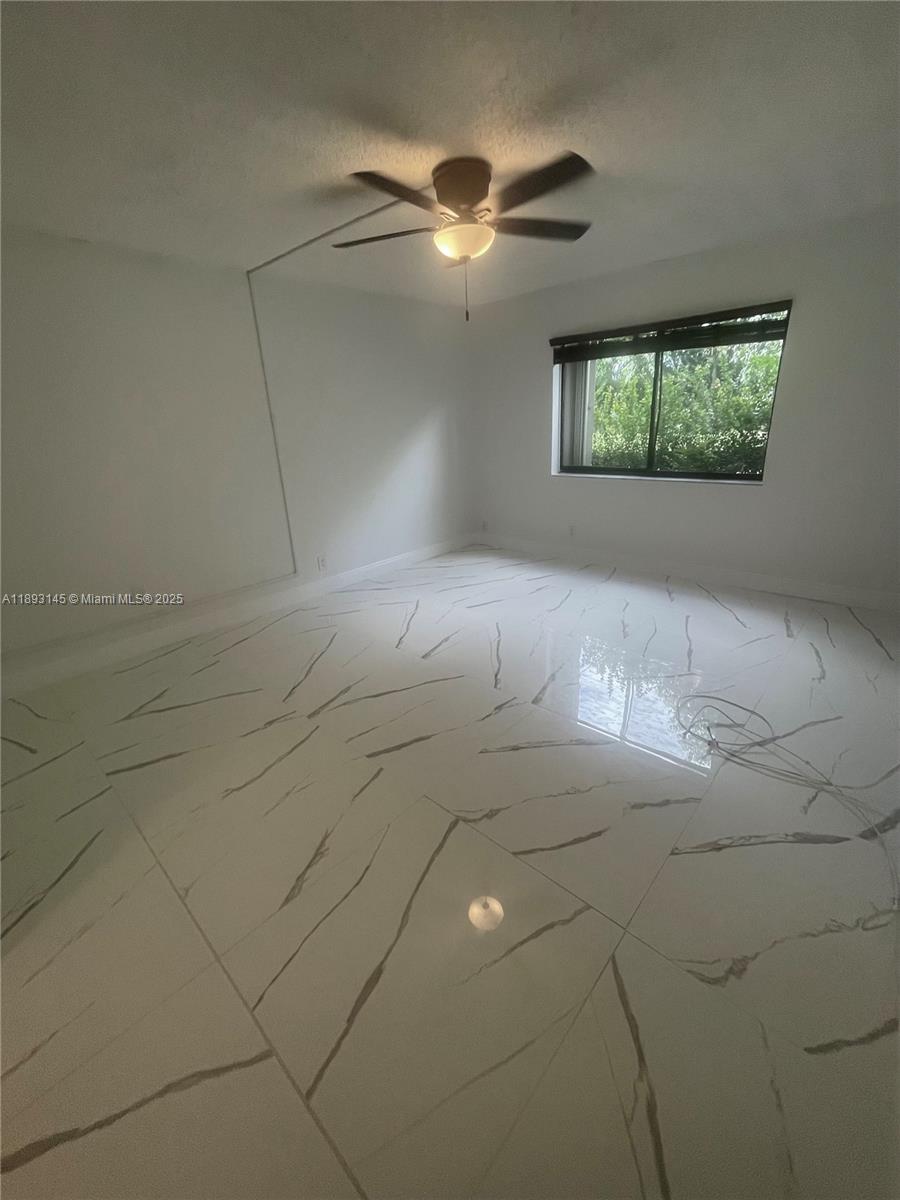 RACQUET CLUB APARTMENTS A - Residential Lease