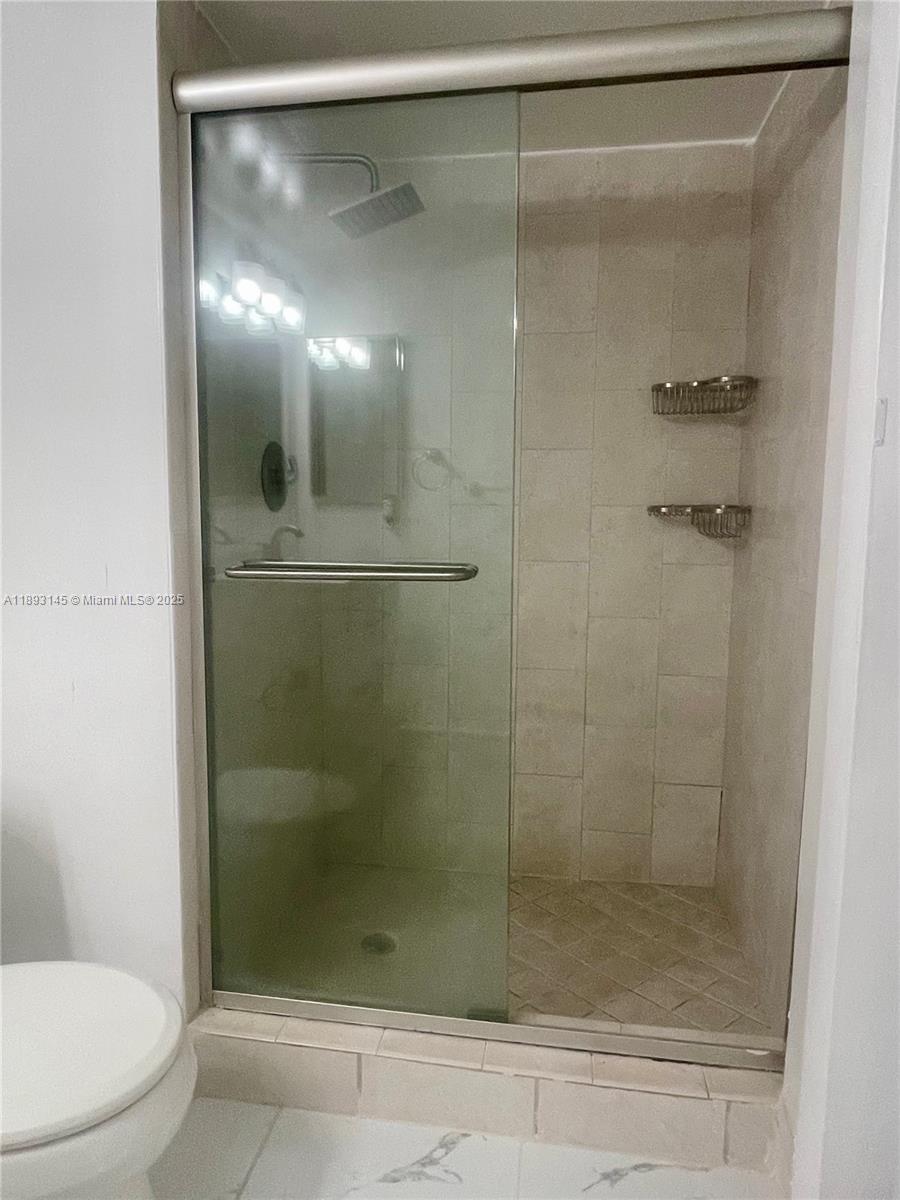 RACQUET CLUB APARTMENTS A - Residential Lease