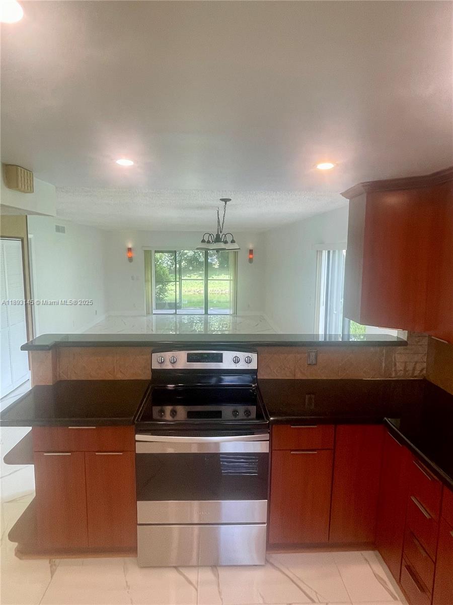 RACQUET CLUB APARTMENTS A - Residential Lease