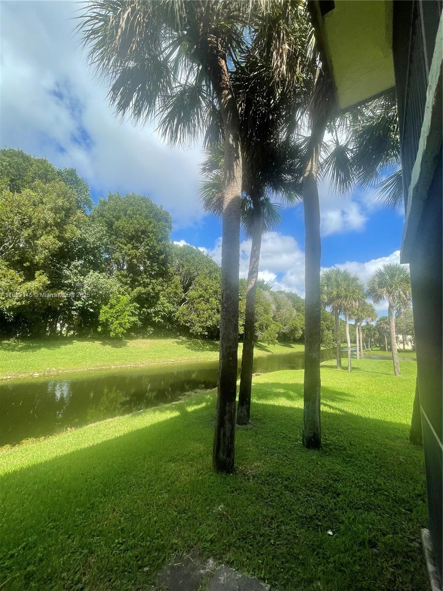 RACQUET CLUB APARTMENTS A - Residential Lease