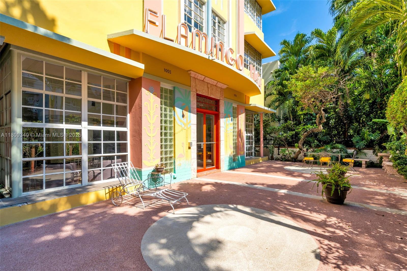 THE FLAMINGO CONDO - Residential