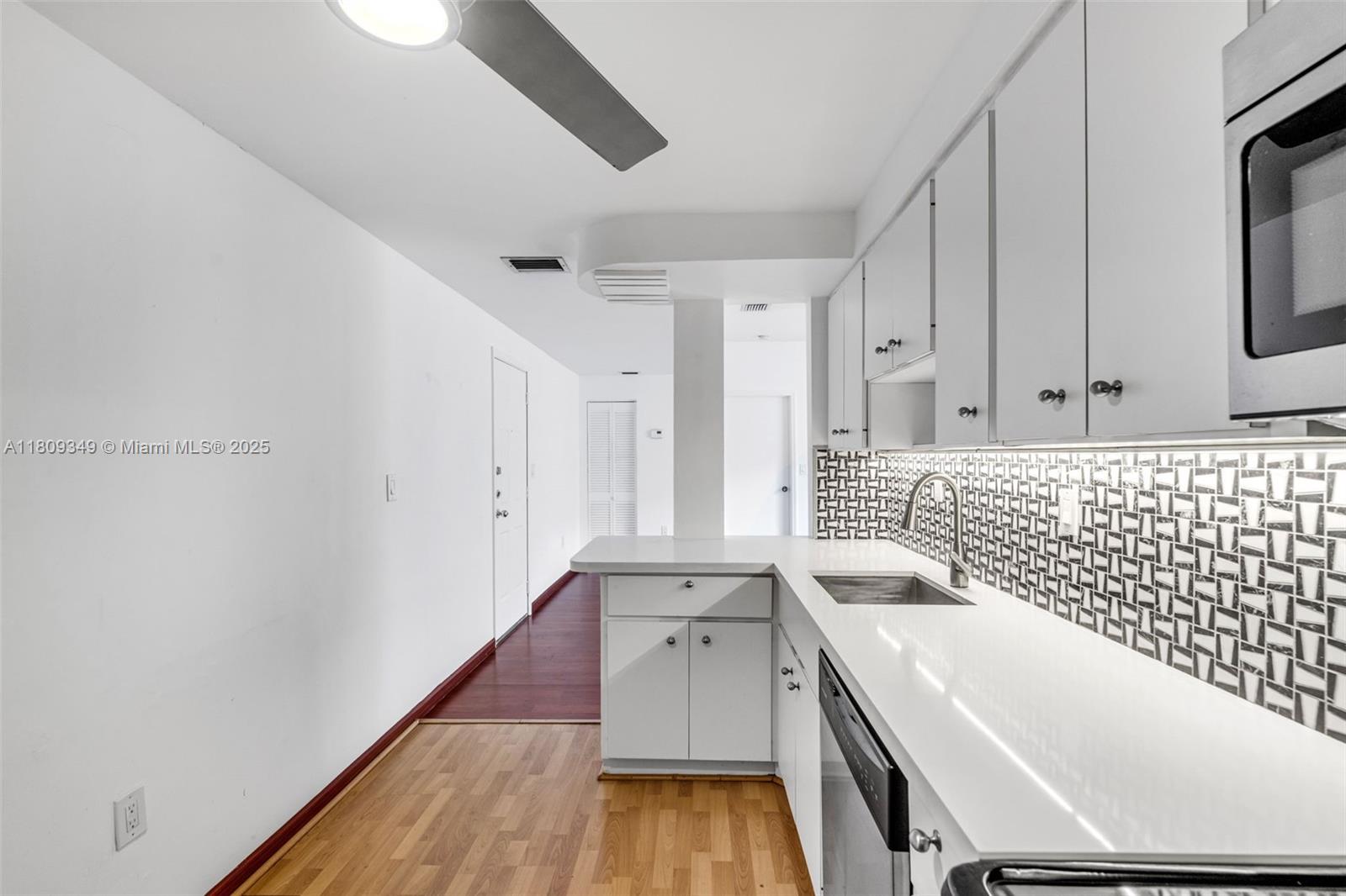 THE FLAMINGO CONDO - Residential