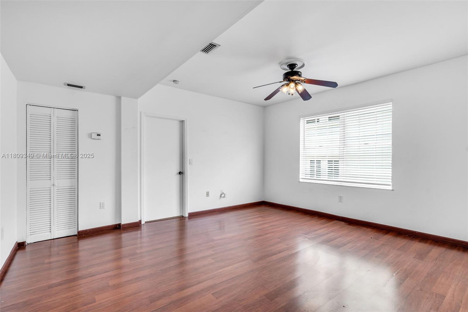 THE FLAMINGO CONDO - Residential