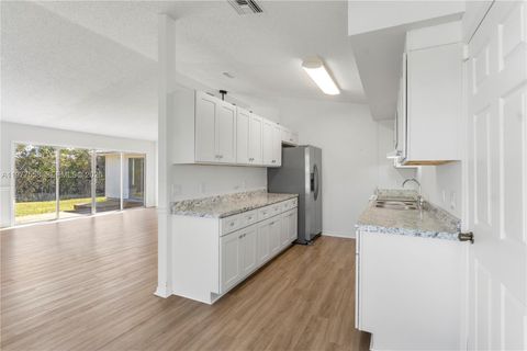 Tiny photo for 1816 SW 14th Ave SW, Vero Beach, FL 32962 (MLS # A11977558)