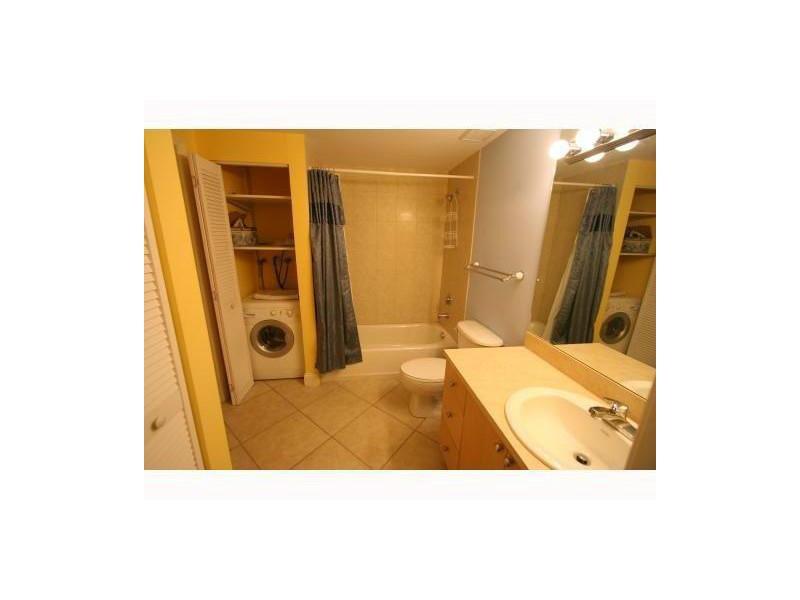 DIXIE GROVE RESIDENCES CO - Residential Lease