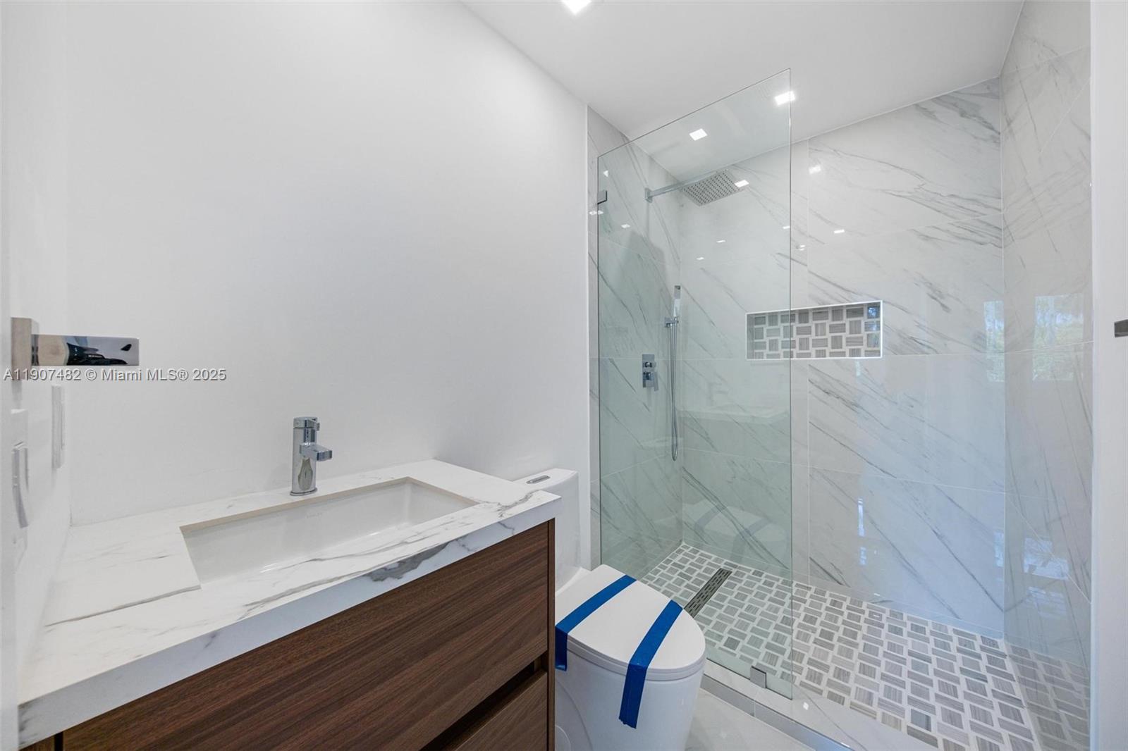 RIVIERA 1ST & 2ND ADDN AM - Residential Lease