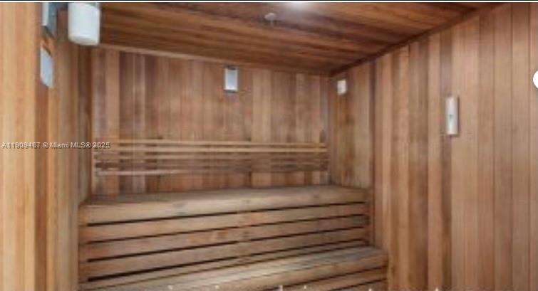 500 BRICKELL WEST CONDO - Residential Lease