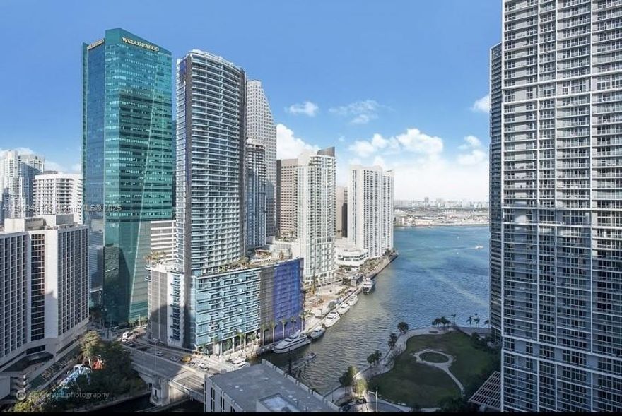 BEAUTIFUL AND SPACIOUS 2 BED 2 BATH PARTIALLY FURNISHED WITH SPECTACULAR VIEWS OF BISCAYNE BAY AND BRICKELL SKYLINE. WOOD FLOORS, EUROPEAN KITCHEN WITH STAINLESS STEEL APPLIANCES. SEPARATE SHOWER & JACUZZI IN MASTER BATH. IT IS A GREAT BUILDING WITH FULL SERVICE, PLENTY OF AMENITIES, AND AN EXCELLENT LOCATION, ONE BLOCK FROM DOWNTOWN AND ACROSS THE STREET FROM THE GORGEOUS BRICKELL CITI CENTER. EASY TO SHOW!! AVAILABLE DECEMBER 17/2025. TENANT OCCUPIED. FOR SHOWINGS: PLEASE MAKE AN APPOINTMENT WITH THE LISTING AGENT 24 HOURS PRIOR.