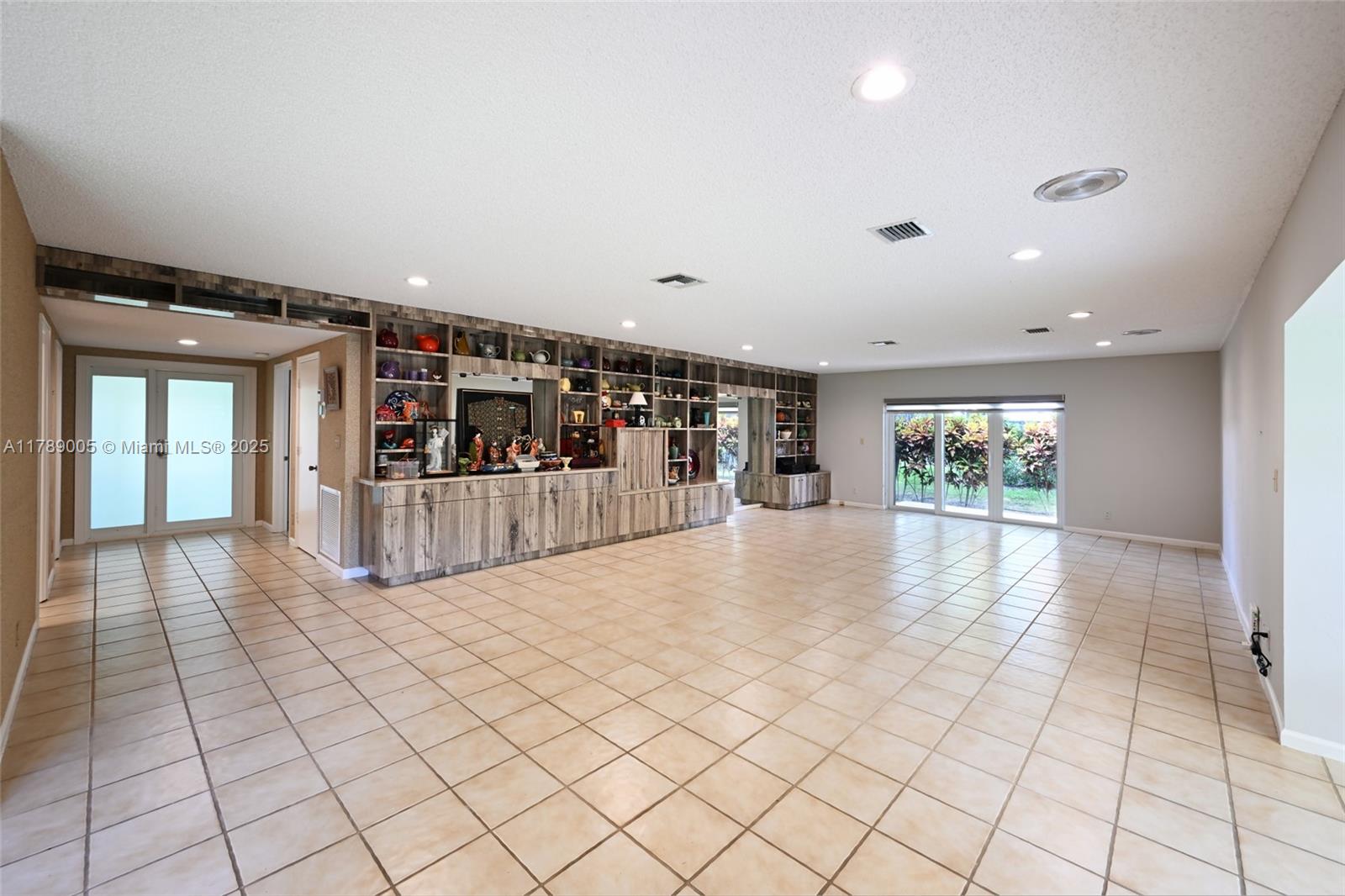 NO 81 PALM-AIRE COUNTRY C - Residential