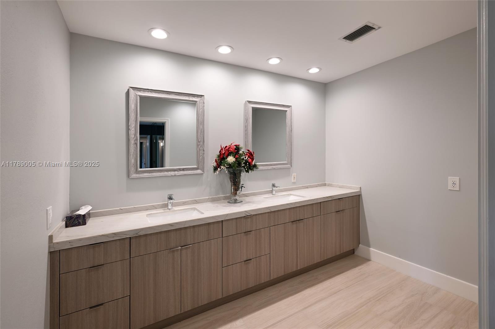 NO 81 PALM-AIRE COUNTRY C - Residential