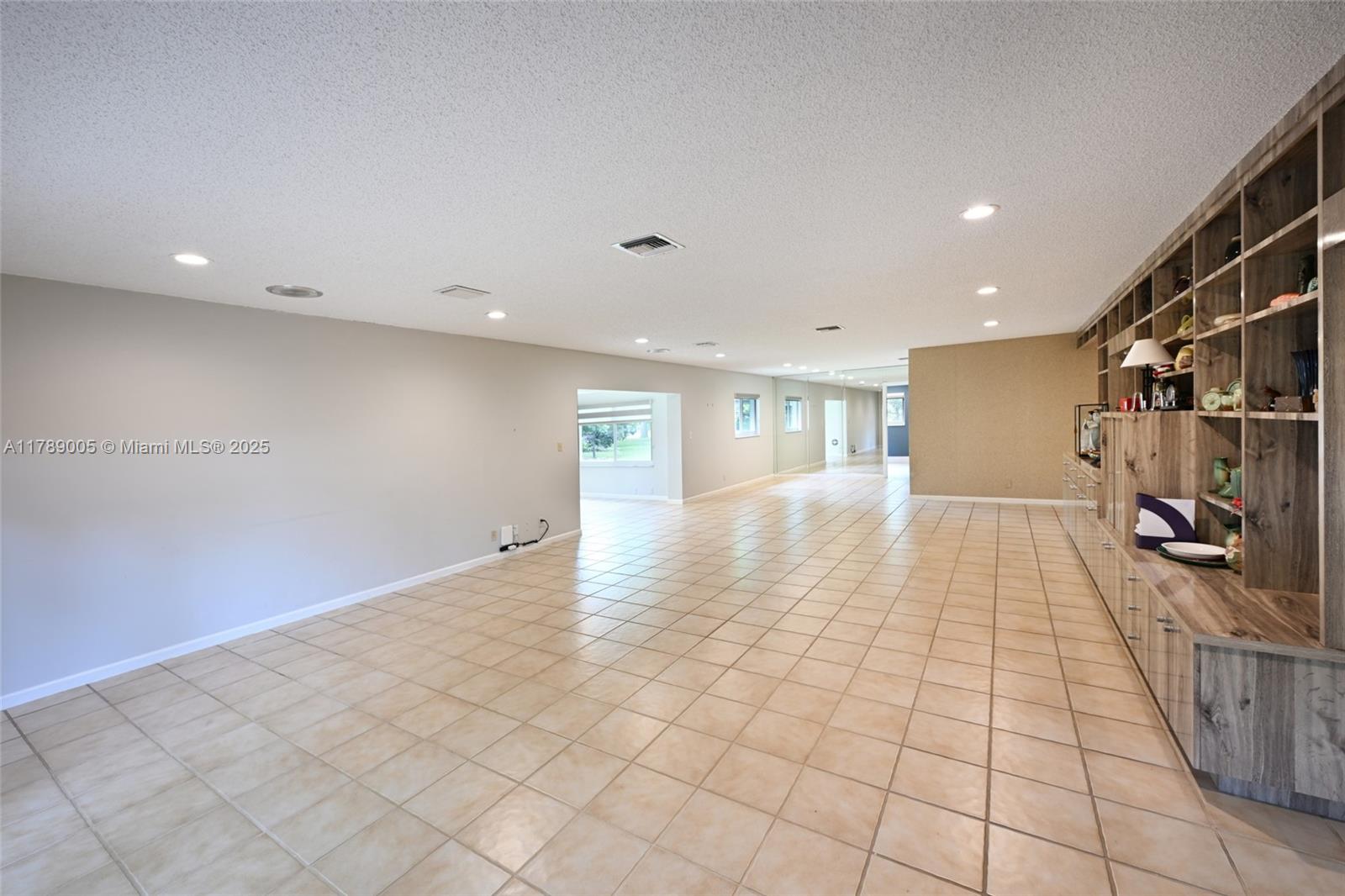 NO 81 PALM-AIRE COUNTRY C - Residential