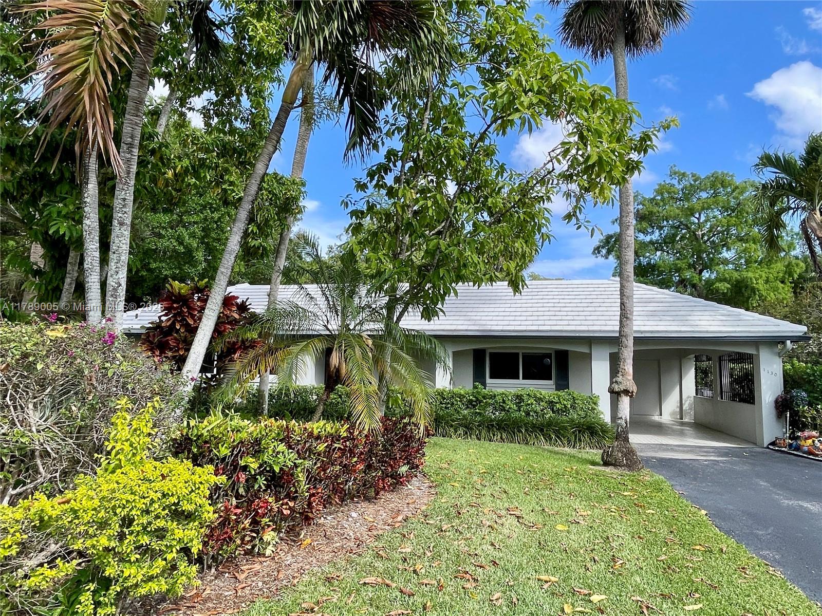 1130 W Cypress Dr V-16