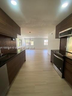 WIMBLEDON AT JACARANDA CO - Residential Lease