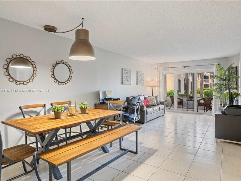 NAPOLI GARDENS AT CORAL S - Residential