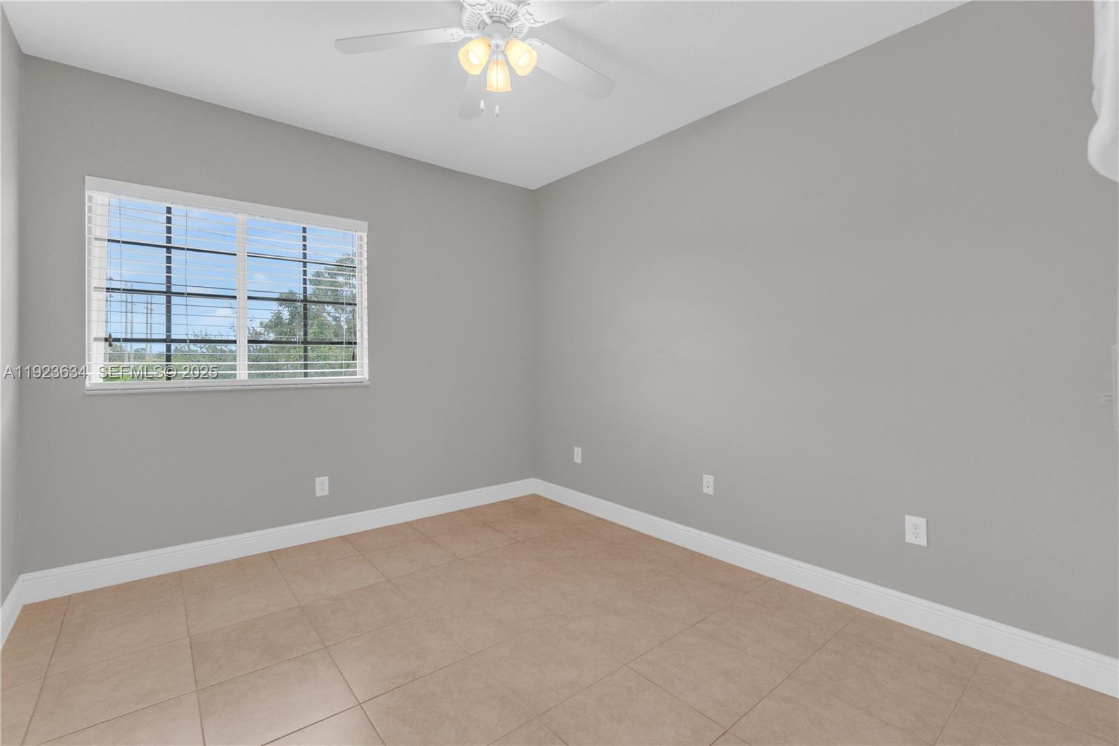 TWIN LAKE SHORES EAST - Residential