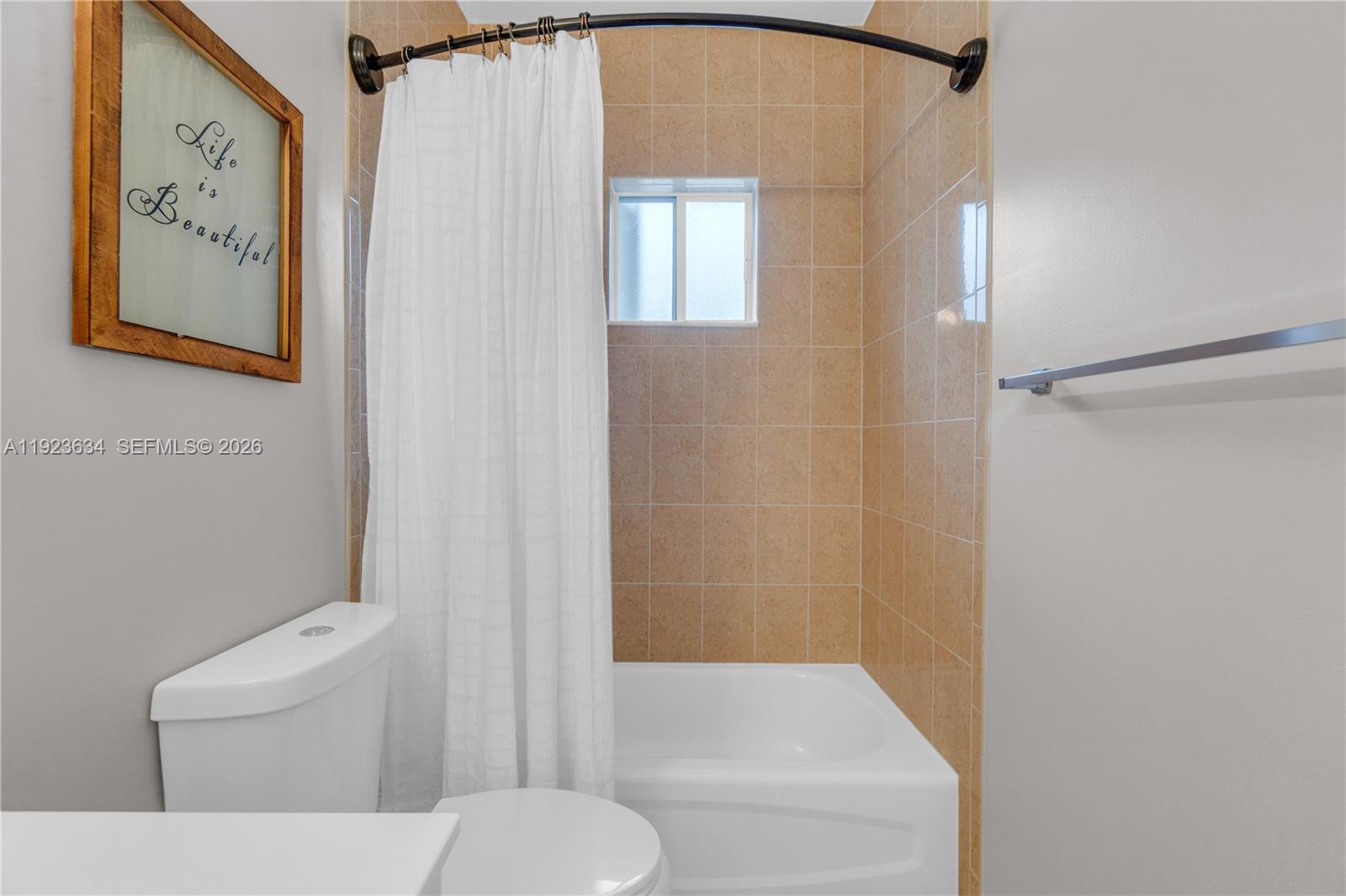 TWIN LAKE SHORES EAST - Residential