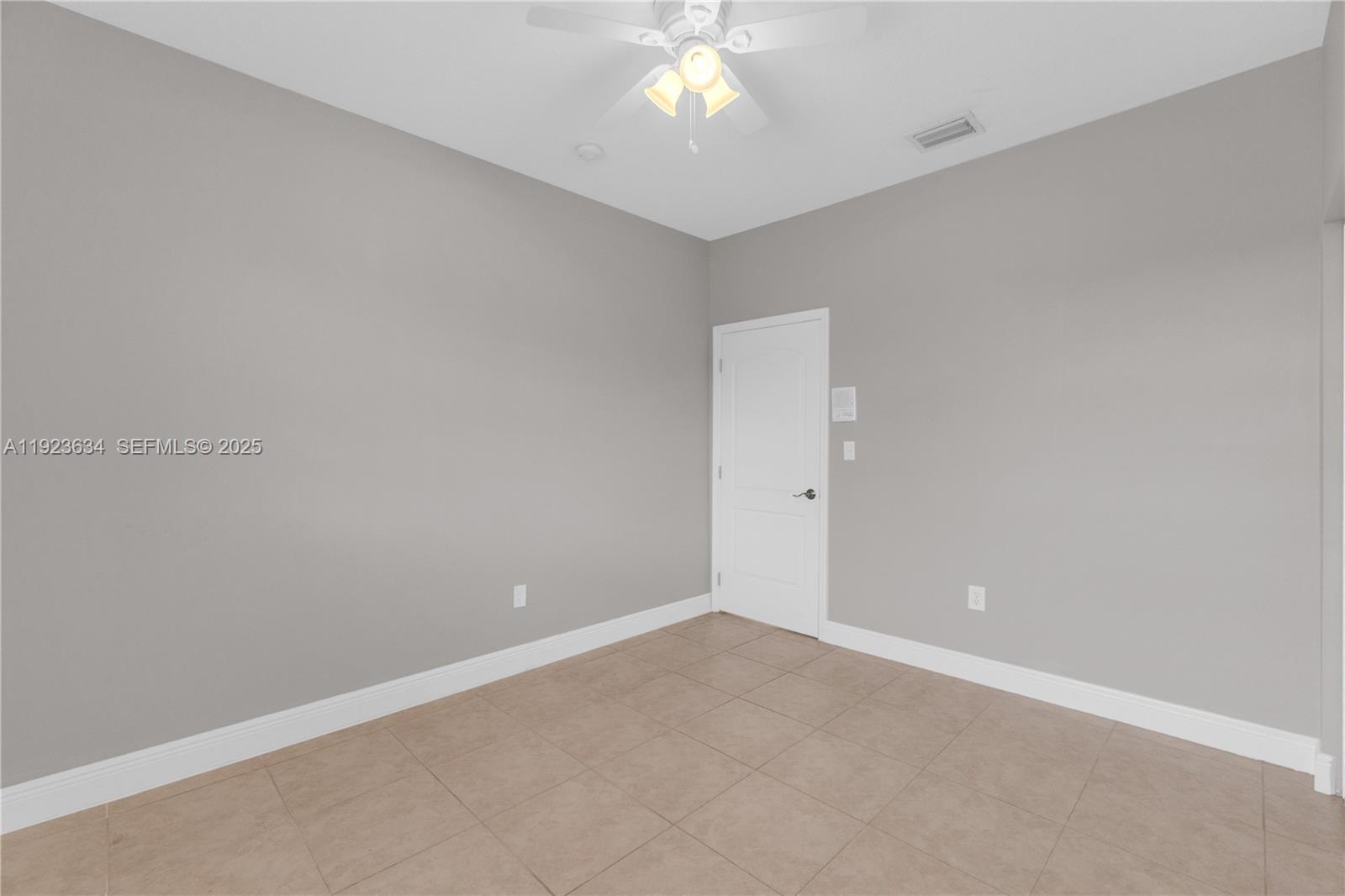 TWIN LAKE SHORES EAST - Residential