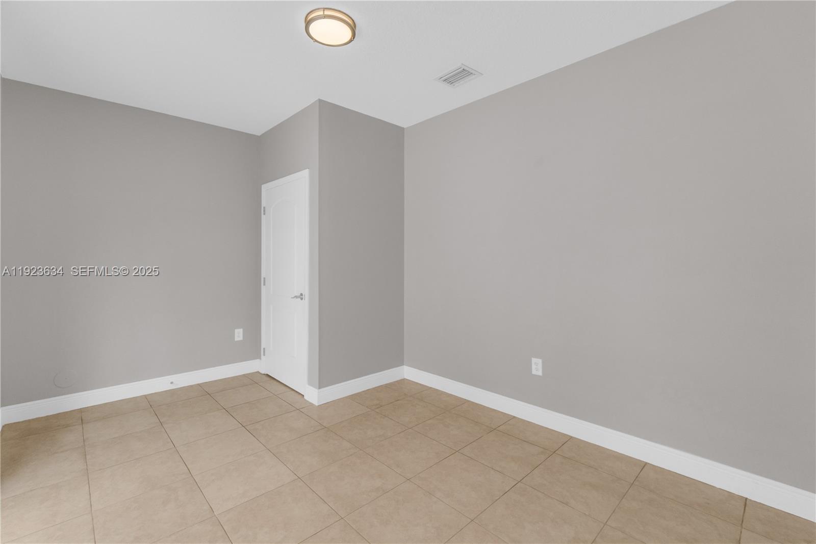 TWIN LAKE SHORES EAST - Residential