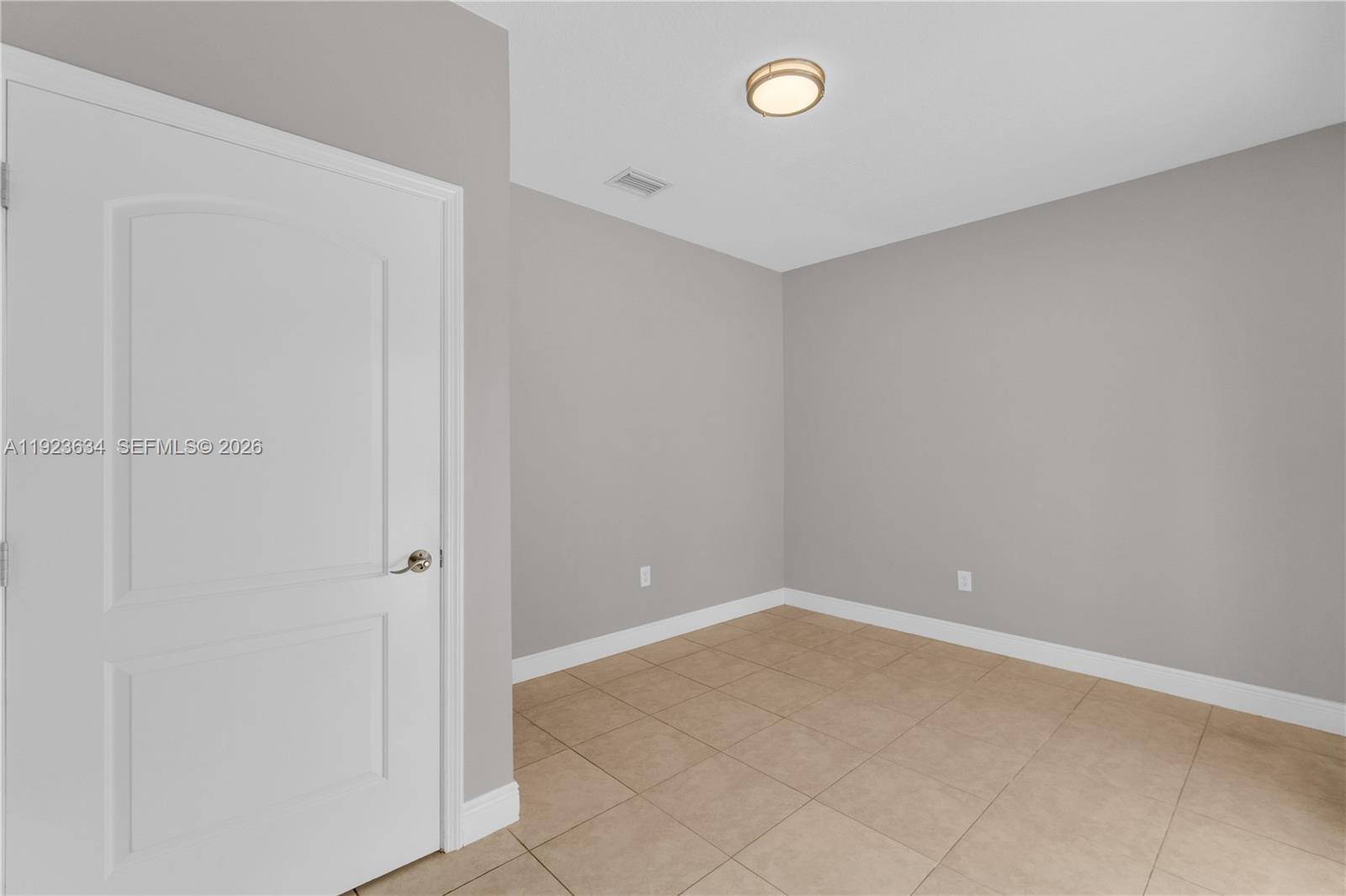 TWIN LAKE SHORES EAST - Residential