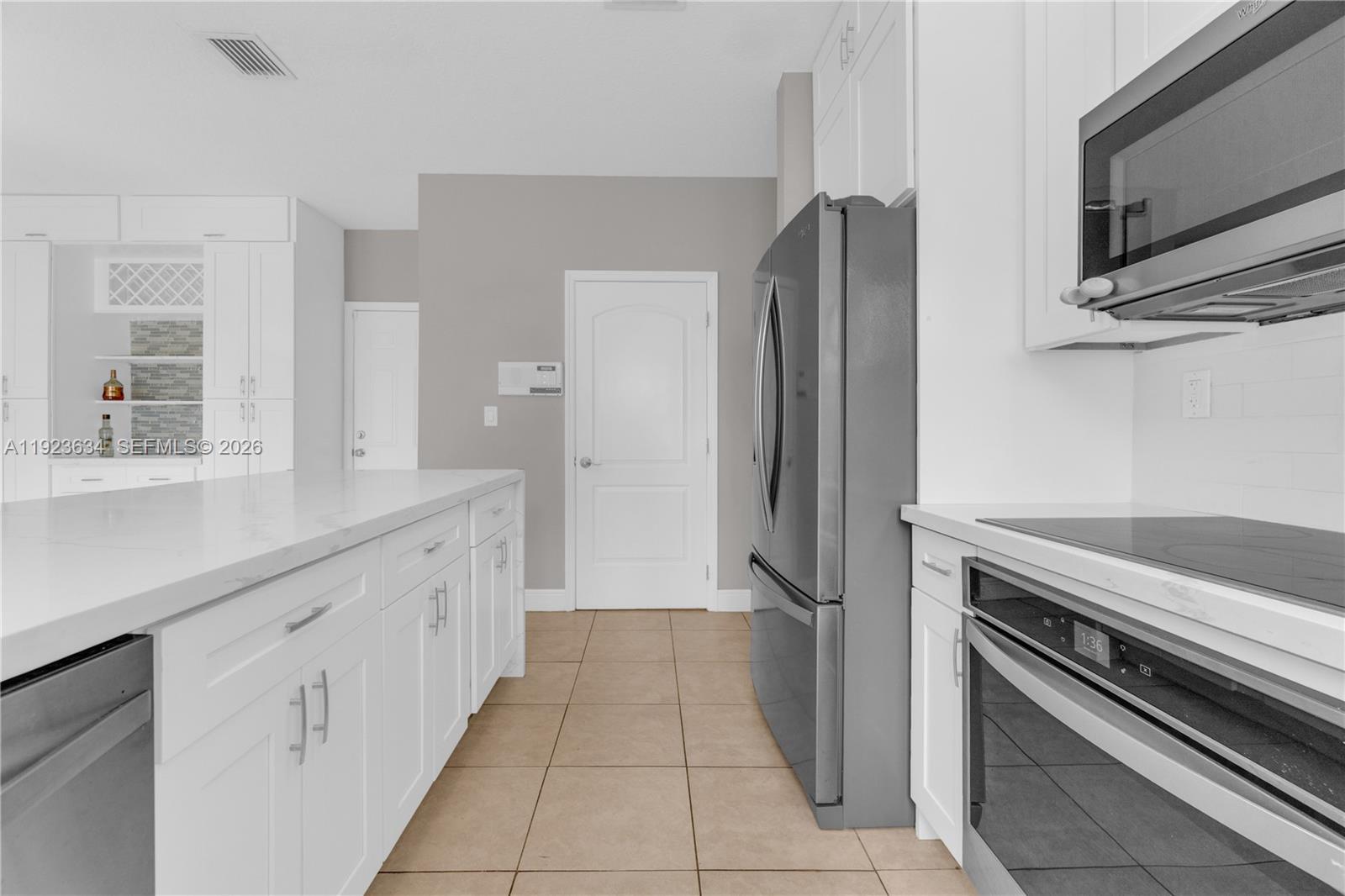 TWIN LAKE SHORES EAST - Residential