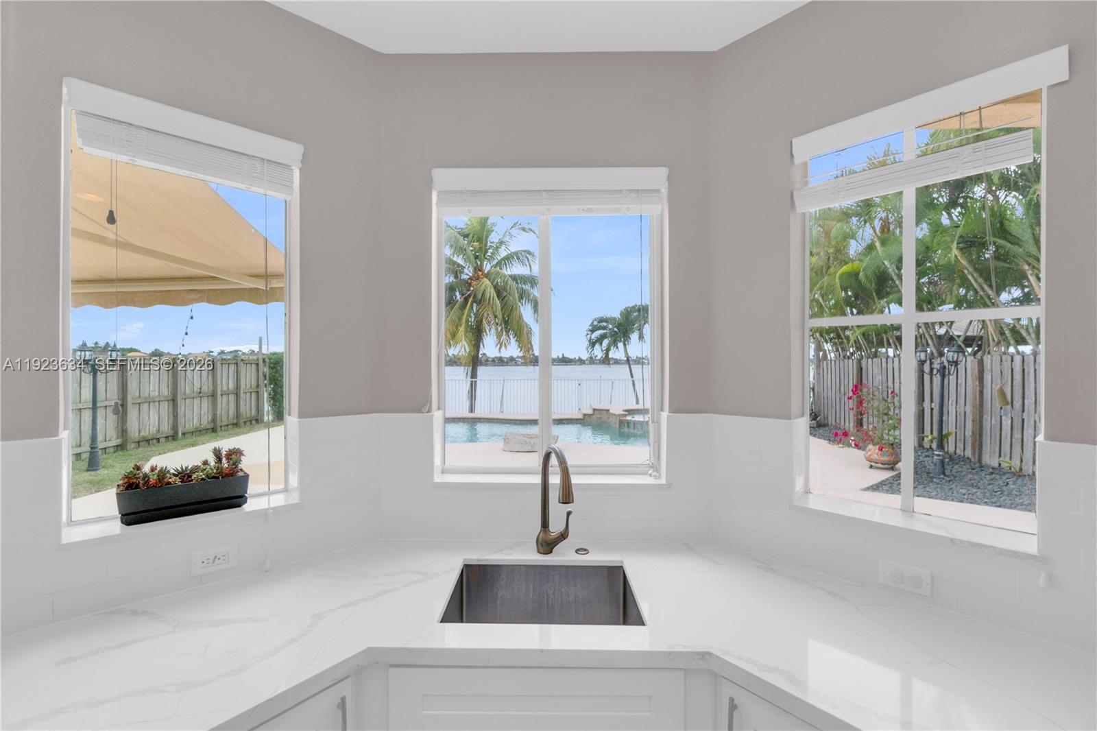 TWIN LAKE SHORES EAST - Residential