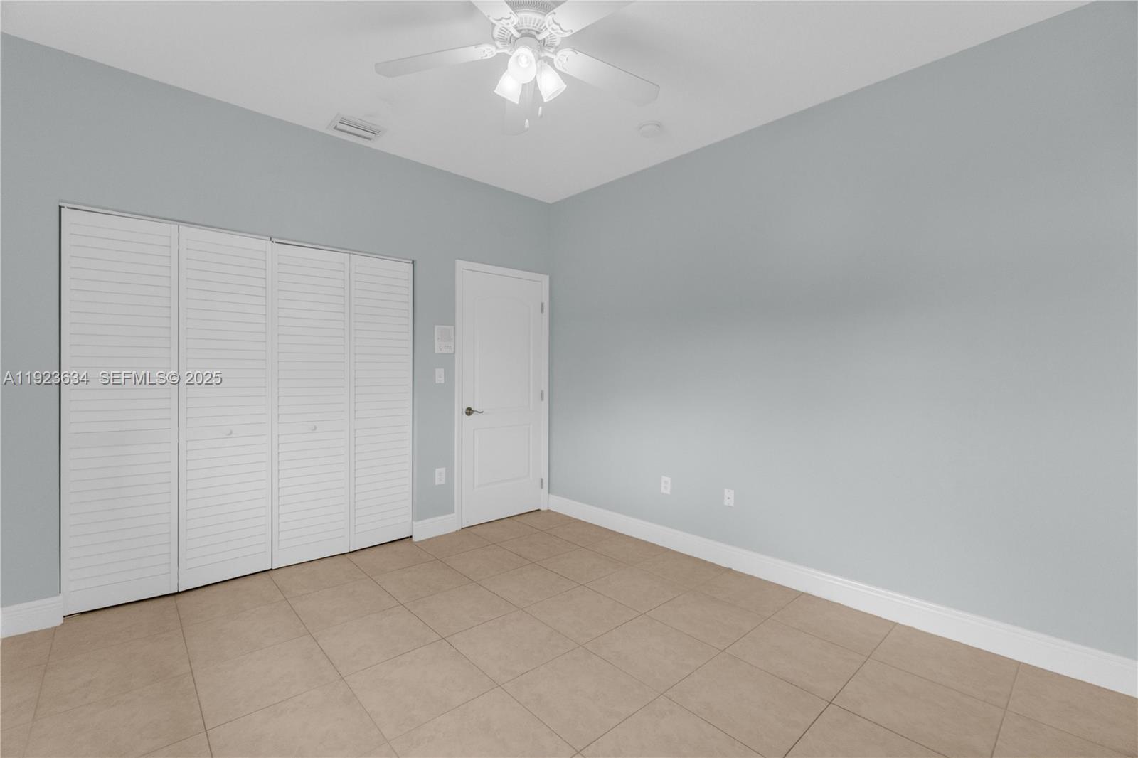 TWIN LAKE SHORES EAST - Residential