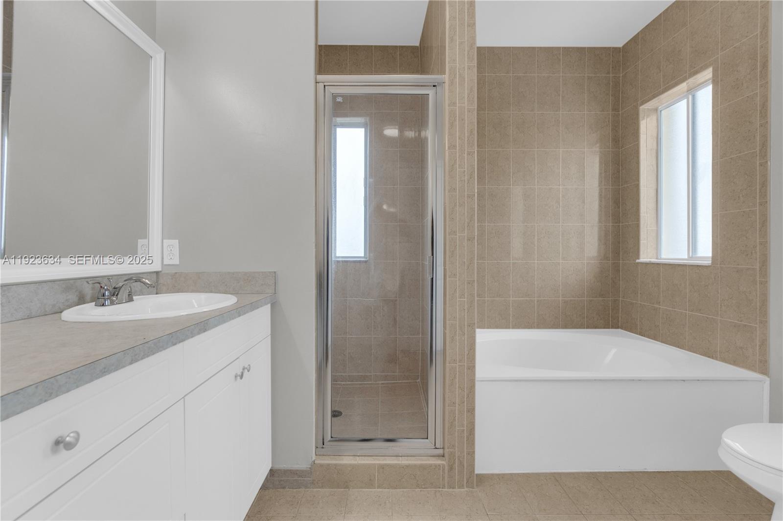 TWIN LAKE SHORES EAST - Residential