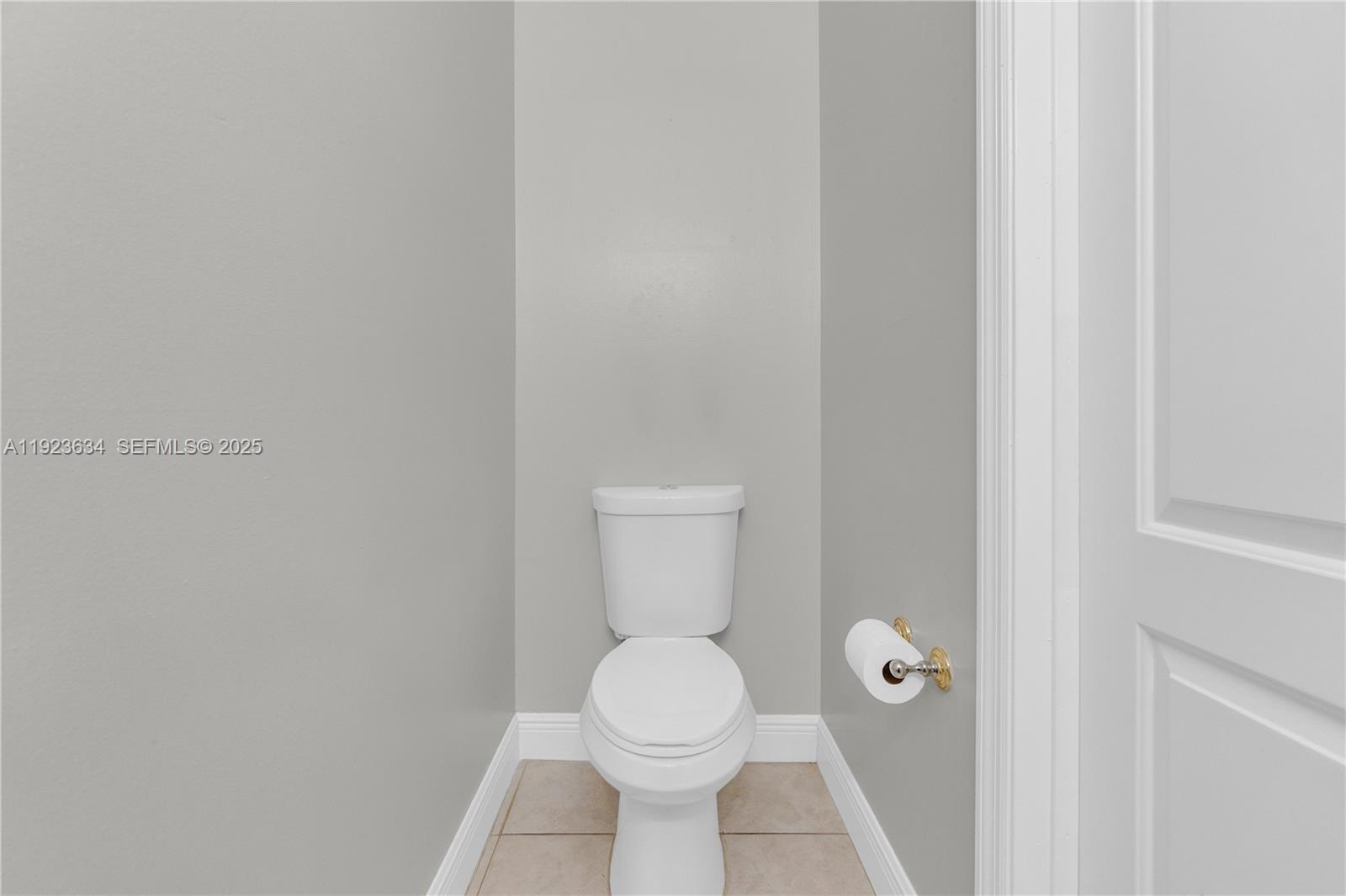 TWIN LAKE SHORES EAST - Residential