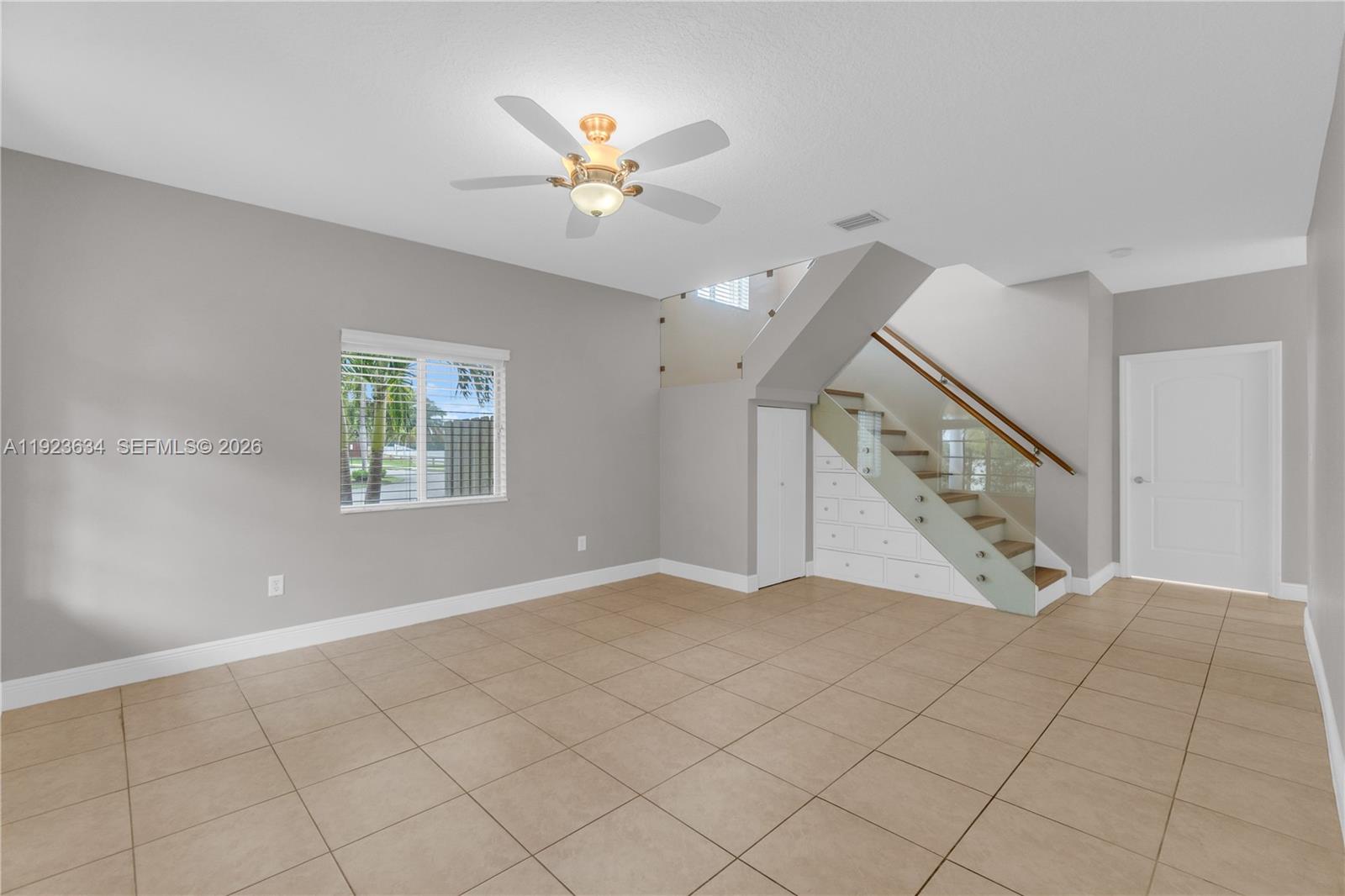 TWIN LAKE SHORES EAST - Residential