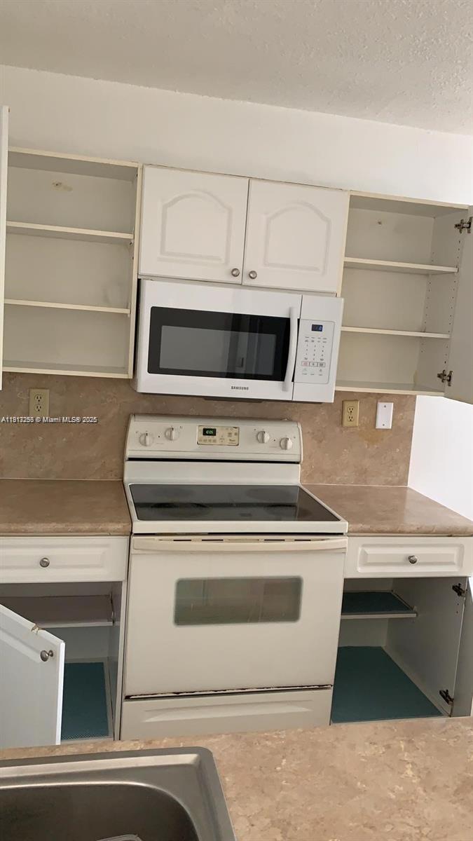 THE GREENS AT DORAL - Residential Lease