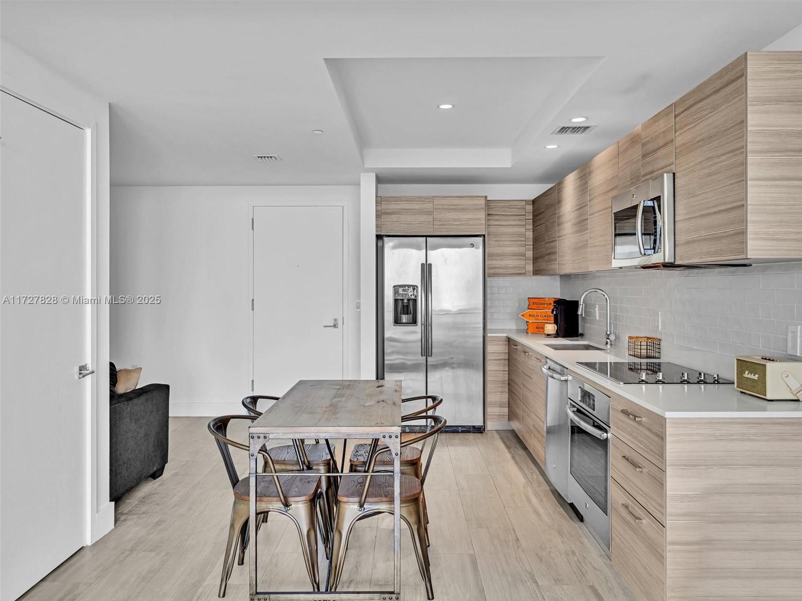 3401 MIDTOWN CONDO - Residential Lease